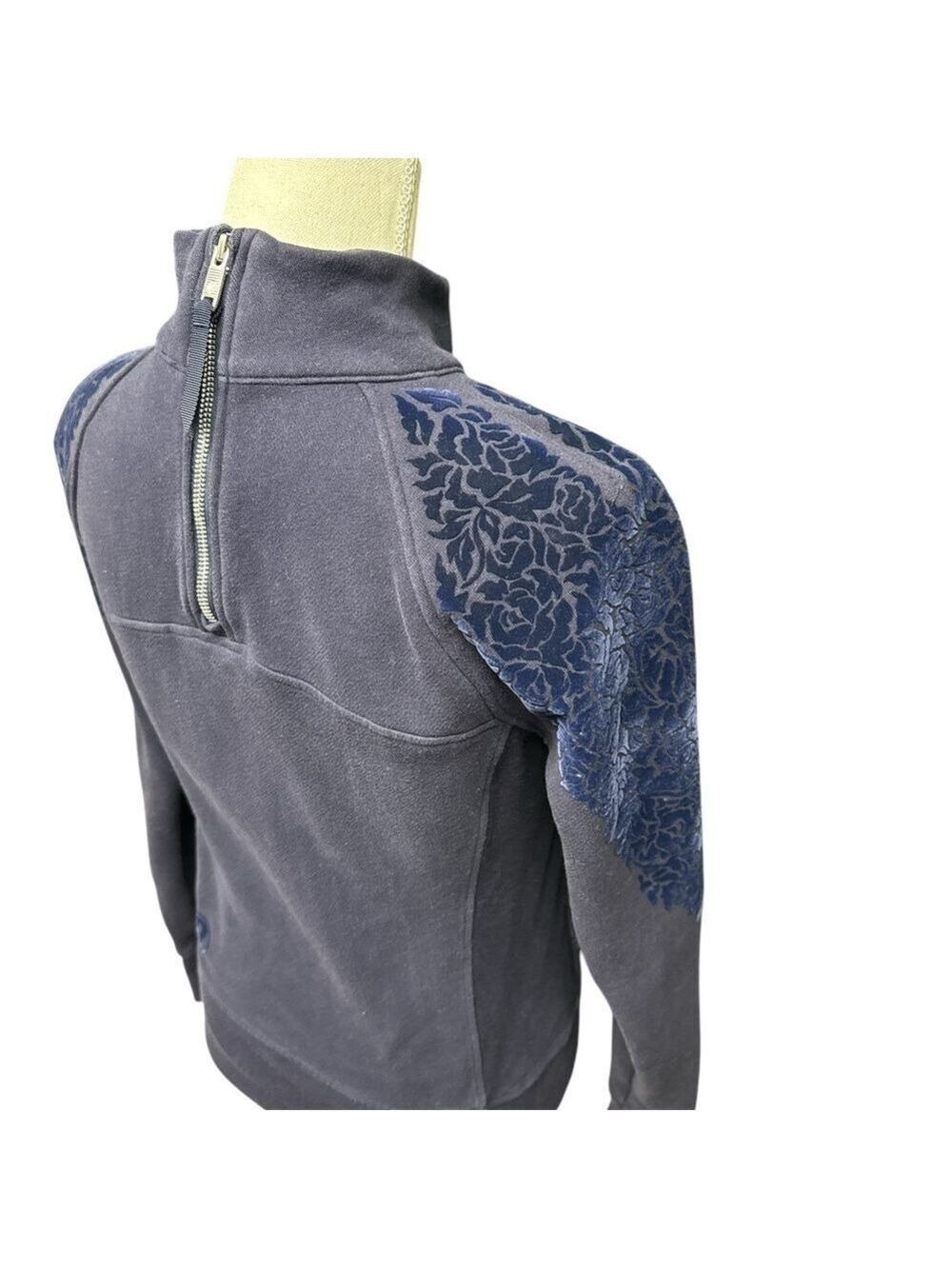 Lululemon Women's M Blue Floral Flock Funnel Neck Pullover Jacket Size 4 - Picture 4 of 12